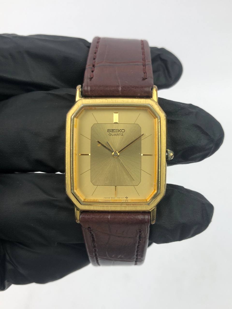 SEIKO Quartz Octagon Gold Case, Brushed Gold Dial, Brown strap Classy - Gambar 2