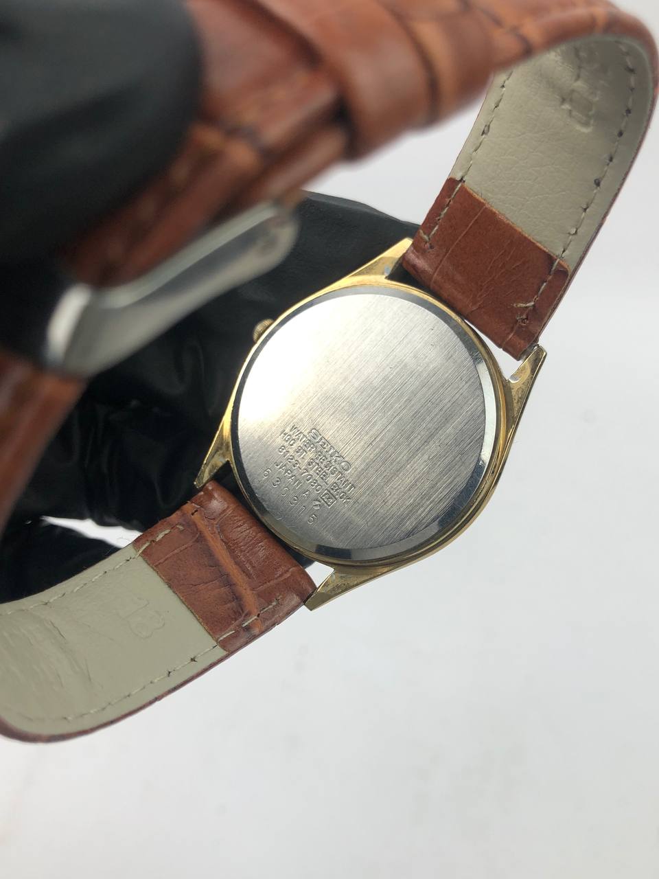 SEIKO Chronos Gold Day-Date Dress, Cream texture Dial, Brown strap - Gambar 7