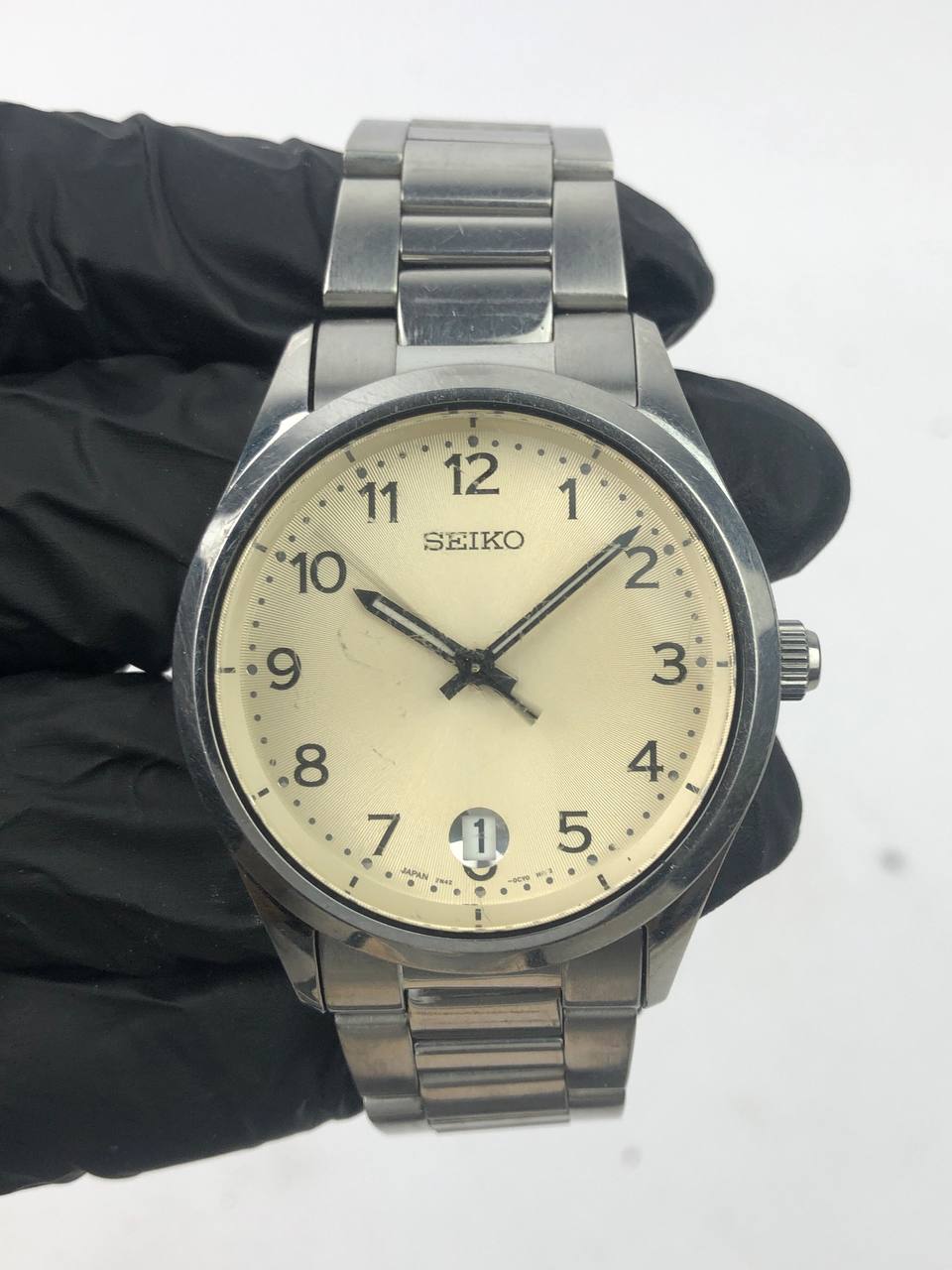 Seiko analog cream dial round steel case Steel Bracelet - Gambar 2