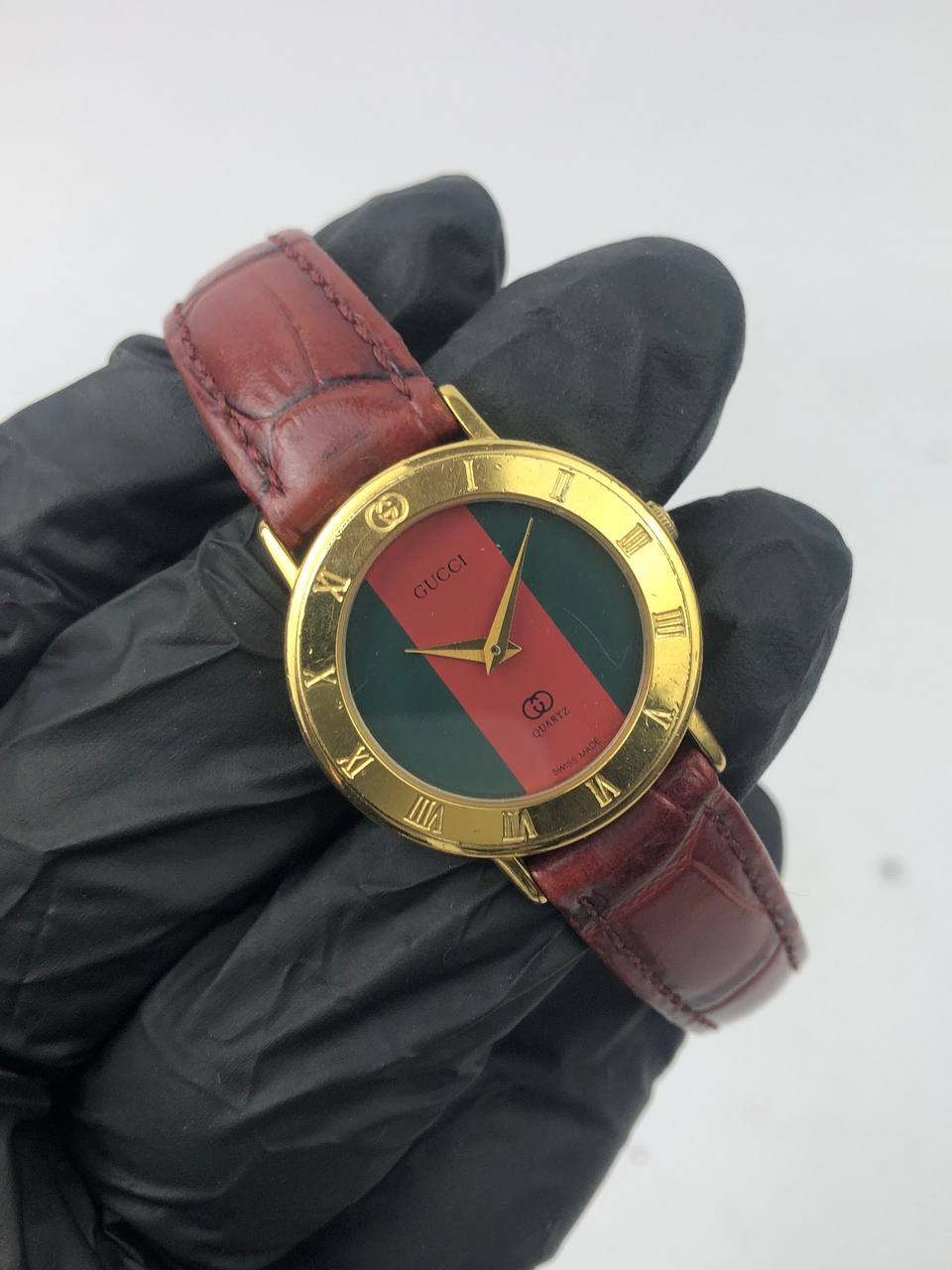 SWISSMADE ALL ORIGINAL Gucci Vintage Round Gold Case Swiss Quartz Brown Leather Strap - Gambar 4