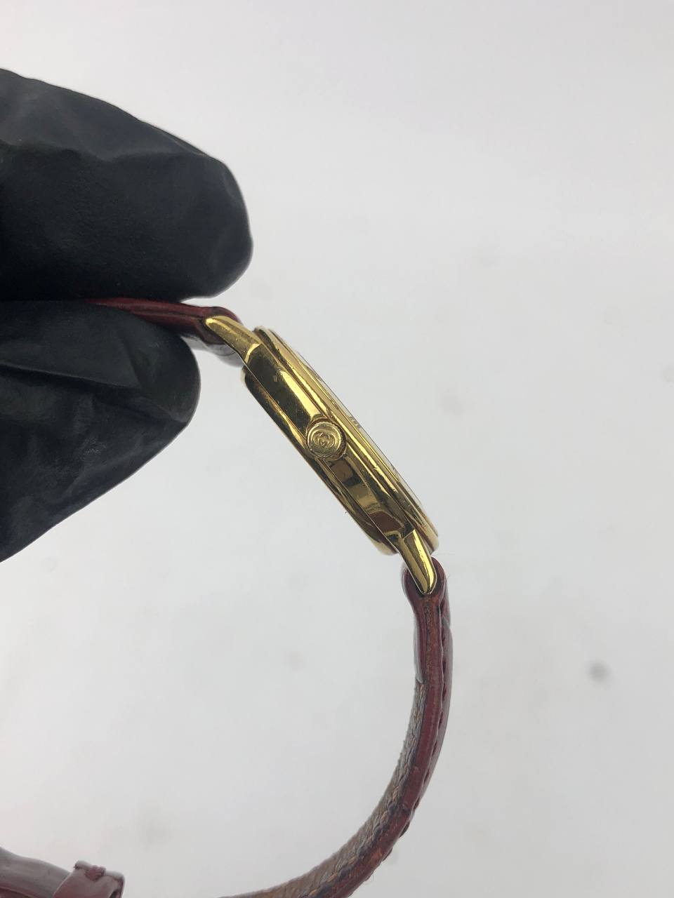 SWISSMADE ALL ORIGINAL Gucci Vintage Round Gold Case Swiss Quartz Brown Leather Strap - Gambar 5