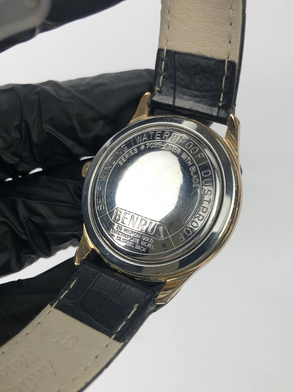 Swissmade Benrus Vintage Round Gold Case Selfwinding - Gambar 7