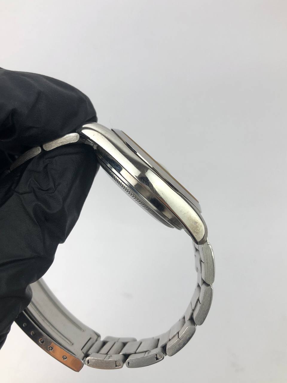 L.A. Louis Round Steel/Gold Bezel Quartz Date Steel Bracelet - Gambar 6