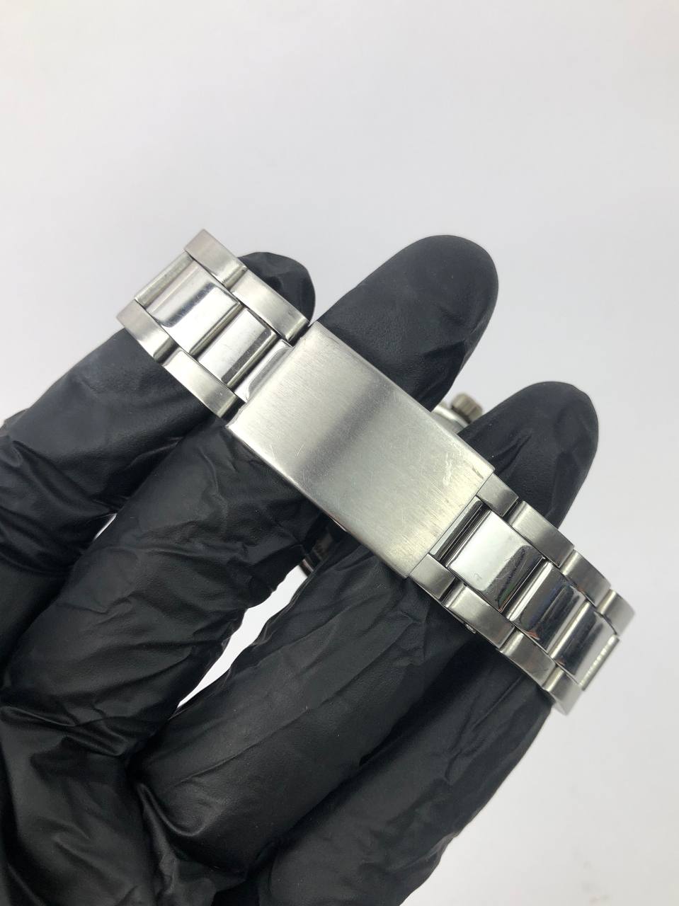 L.A. Louis Round Steel/Gold Bezel Quartz Date Steel Bracelet - Gambar 8