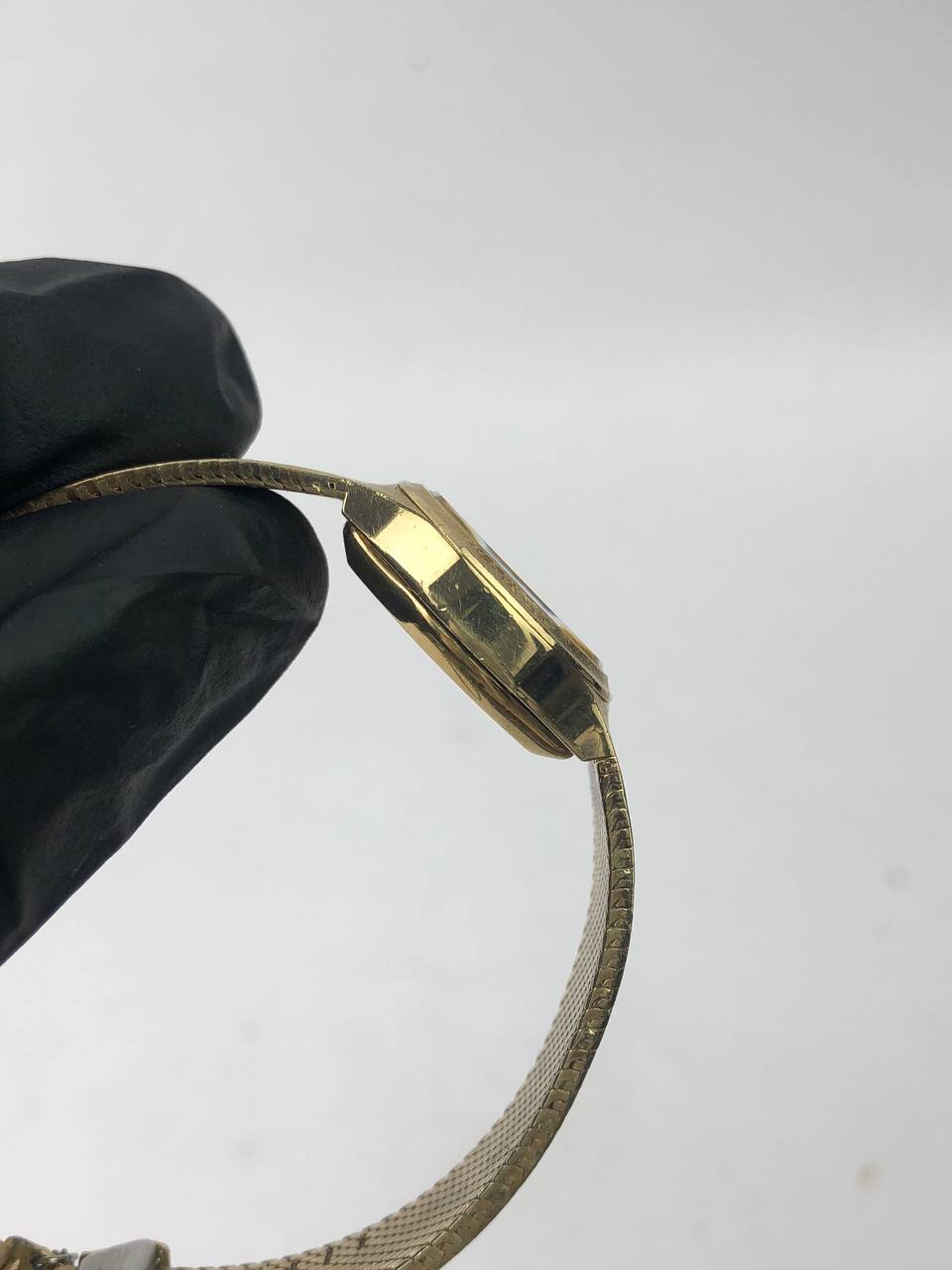 SEIKO LADY QUARTZ VINTAGE GOLD CASE OVAL & BLACK DIAL MINIMALIS - Gambar 6