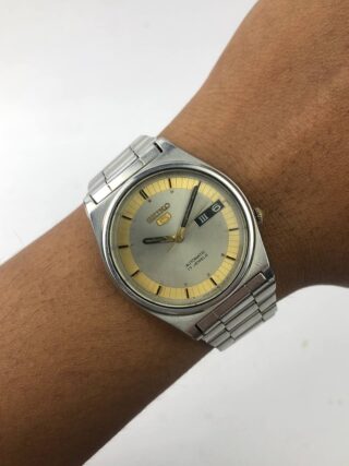 SEIKO 5 RANTAI STEEL & TWO-TONE DIAL KLASIK