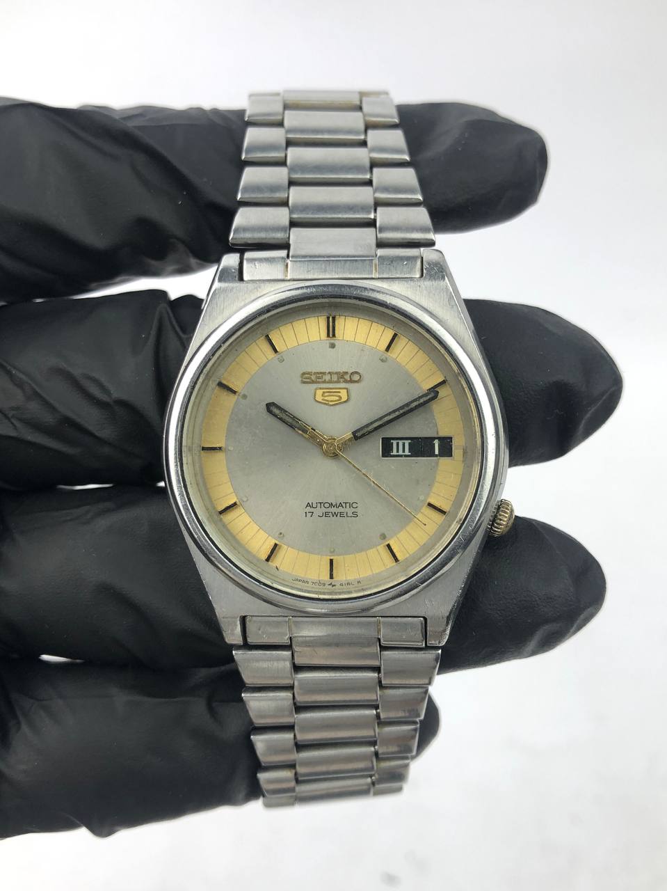 SEIKO 5 RANTAI STEEL & TWO-TONE DIAL KLASIK - Gambar 3