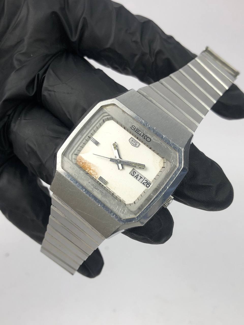 SEIKO 5 OCTAGON RETRO STEEL & SILVER DIAL AGING - Gambar 3