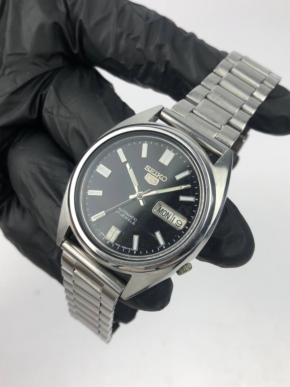 SEIKO 5 BULAT BLACK GLOSS DIAL - Gambar 3