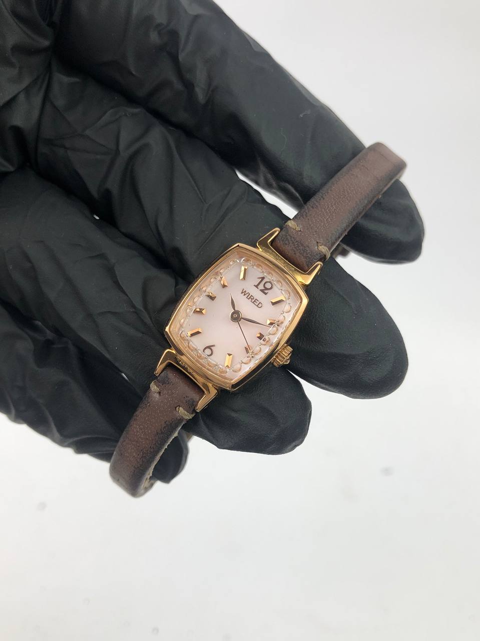 WIRED TONNEAU GOLD DIAL PINK ELEGAN STRAP COKLAT - Gambar 3