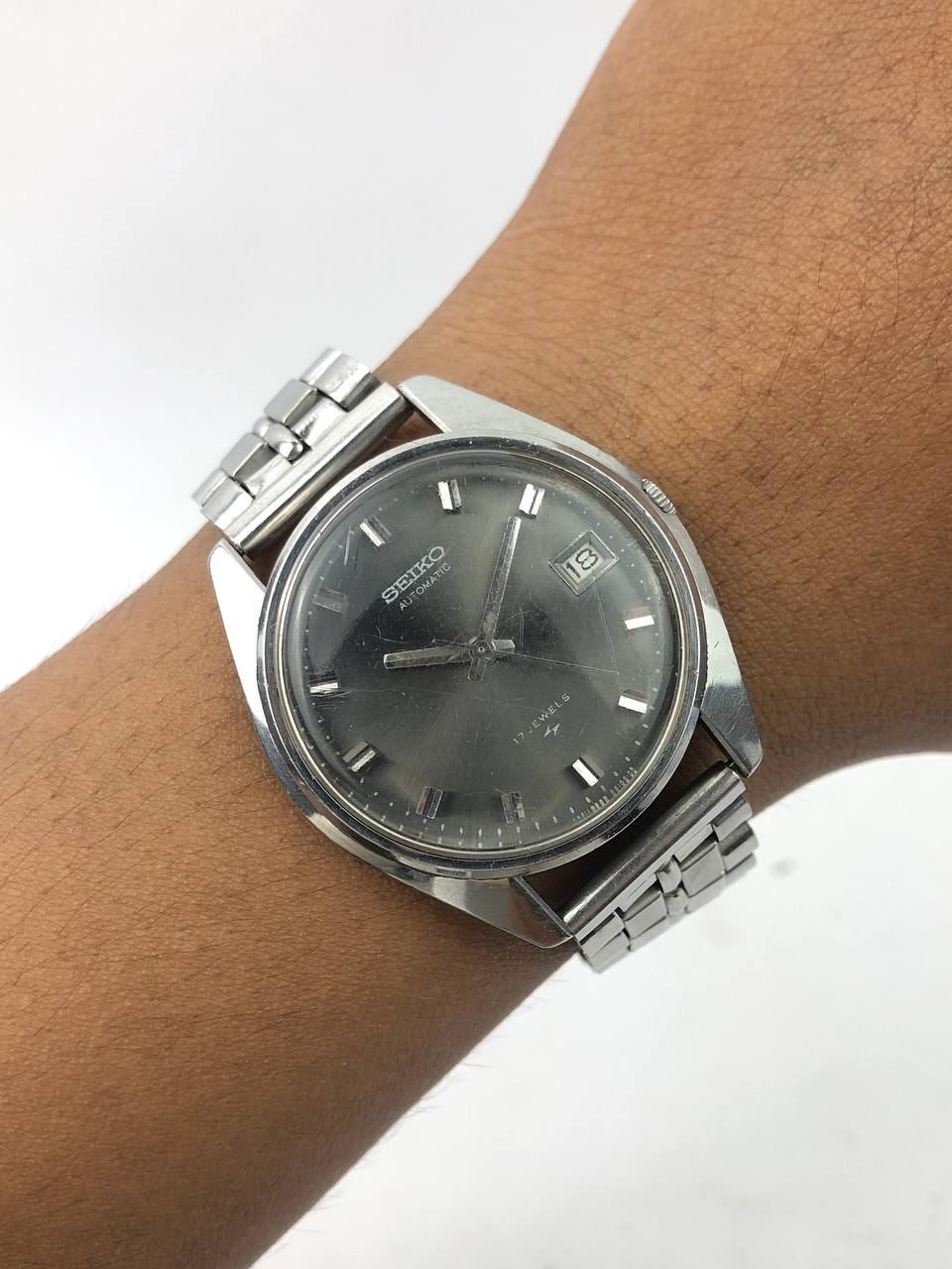 SEIKO AUTOMATIC ROUND SILVER DIAL GREY VINTAGE BRACELET STAINLESS