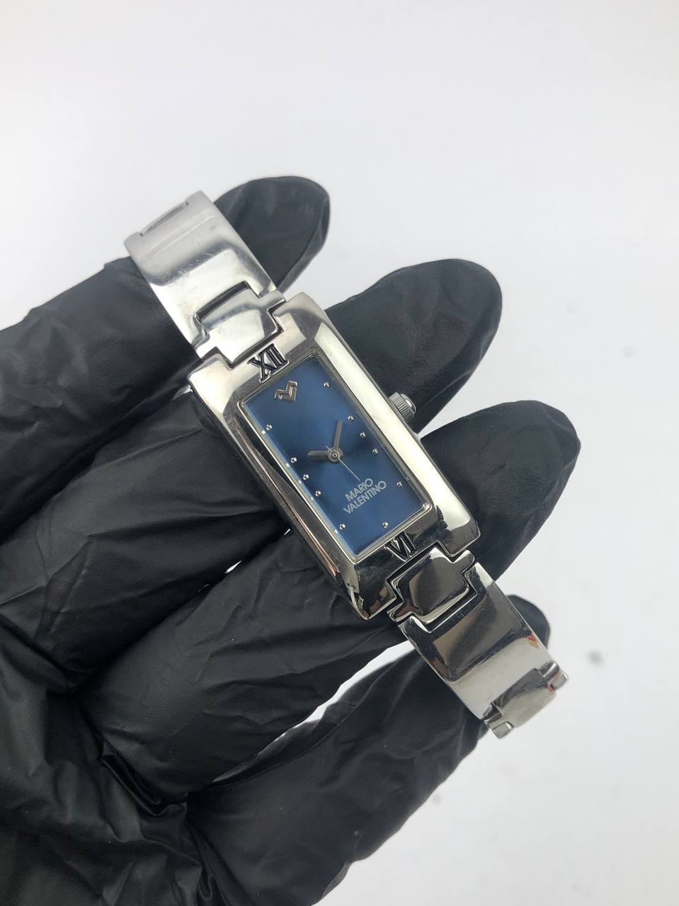 MARIO VALENTINO RECTANGULAR SILVER DIAL BLUE ELEGAN BRACELET SILVER - Gambar 4