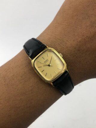 SEIKO SQUARE GOLD DIAL CHAMPAGNE SIMPLE STRAP HITAM