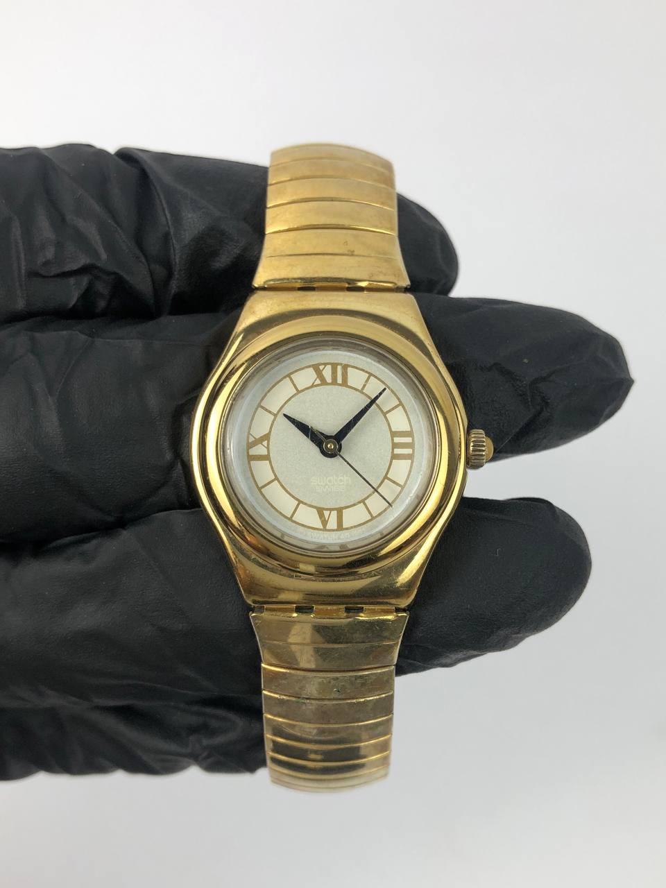 SWATCH CLASSIC GOLD EXPANSION BRACELET - Gambar 2