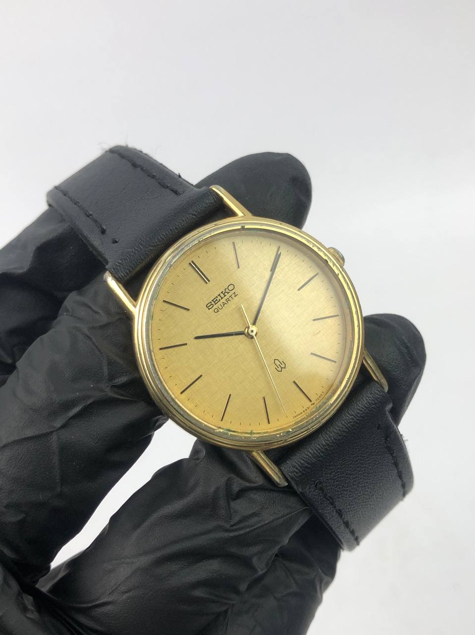 SEIKO QUARTZ ROUND GOLD CASE BRUSHED GOLD DIAL - Gambar 4