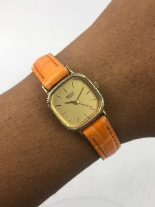 SEIKO LADY QUARTZ TONNEAU CASE GOLD DIAL