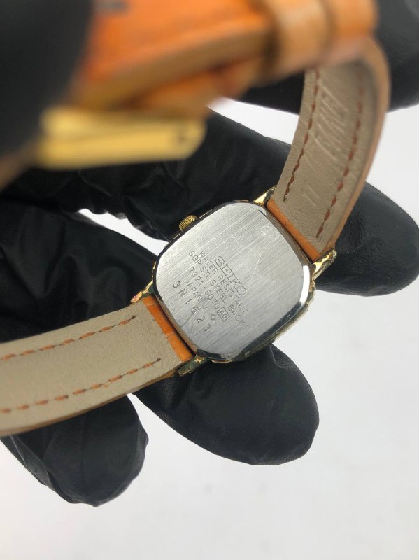 SEIKO LADY QUARTZ TONNEAU CASE GOLD DIAL - Gambar 7