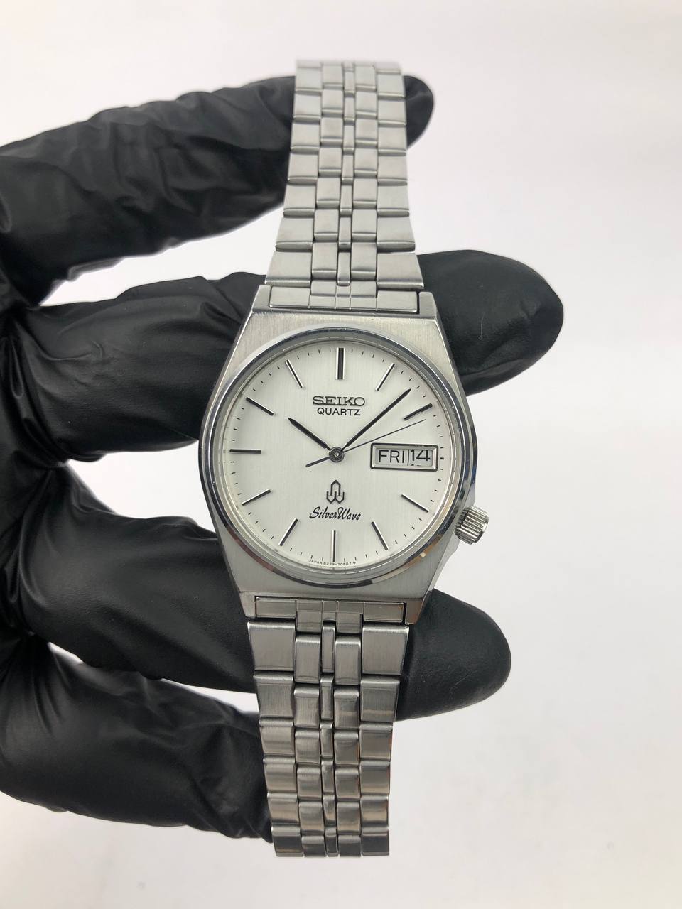 SEIKO SILVERWAVE QUARTZ DAY-DATE SILVER DIAL STEEL BRACELET ALL ORIGINAL - Gambar 2