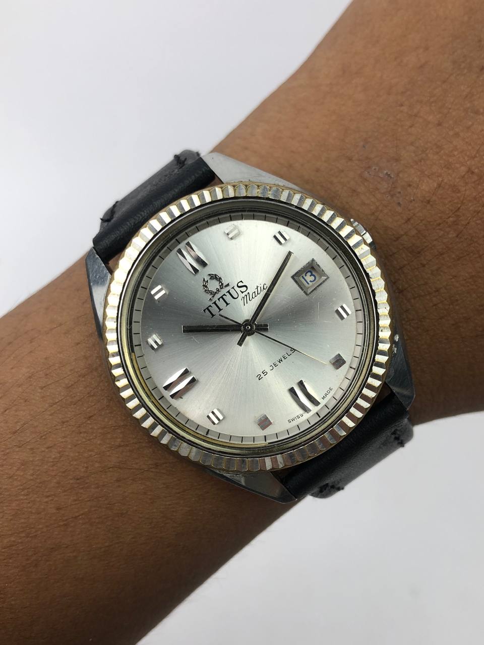 TITUS AUTOMATIC FLUTED BEZEL CASE SILVER SUNBURST DIAL