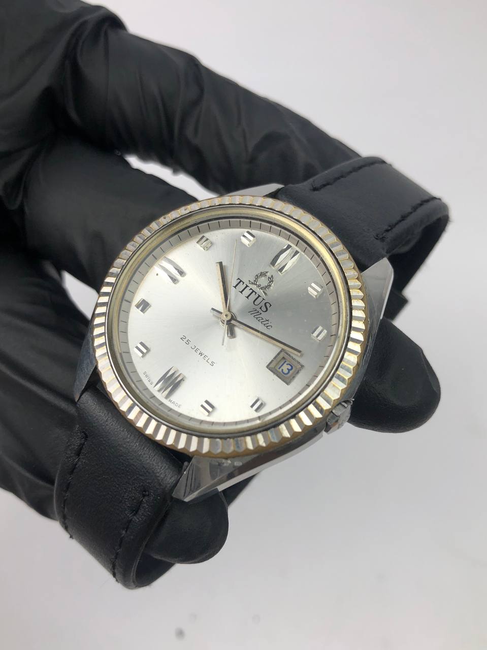 TITUS AUTOMATIC FLUTED BEZEL CASE SILVER SUNBURST DIAL - Gambar 3