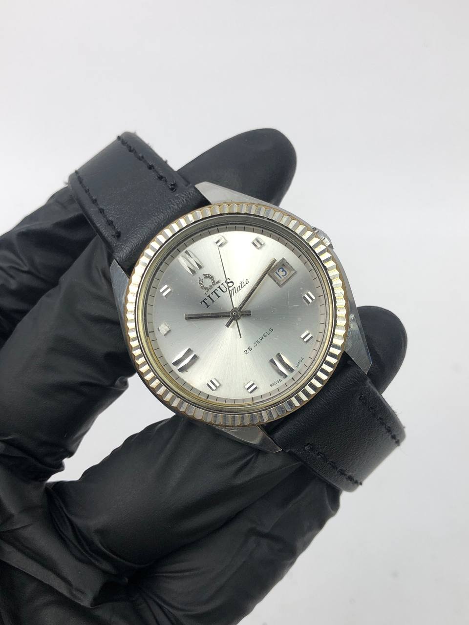 TITUS AUTOMATIC FLUTED BEZEL CASE SILVER SUNBURST DIAL - Gambar 4