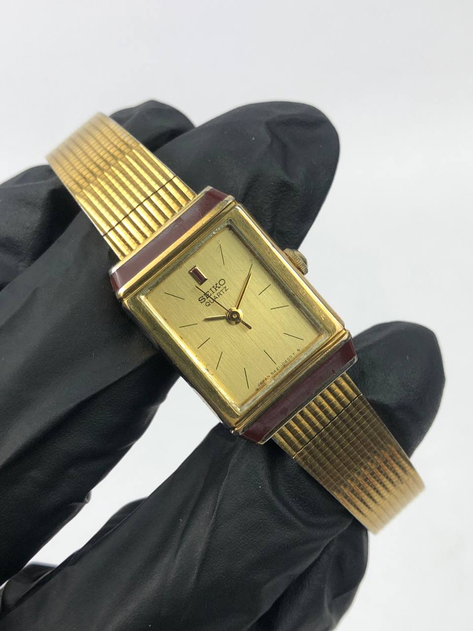 SEIKO QUARTZ TANK GOLD INTEGRATED LADDER BRACELET - Gambar 4