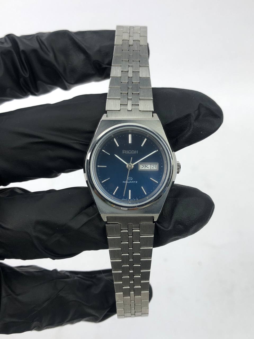 RICOH RIQUARTZ VINTAGE DRESS WATCH ROUND CASE SILVER BLUE DIAL BRACELET - Gambar 2