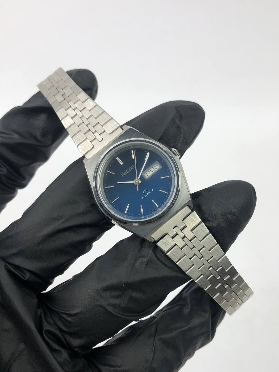 RICOH RIQUARTZ VINTAGE DRESS WATCH ROUND CASE SILVER BLUE DIAL BRACELET - Gambar 4