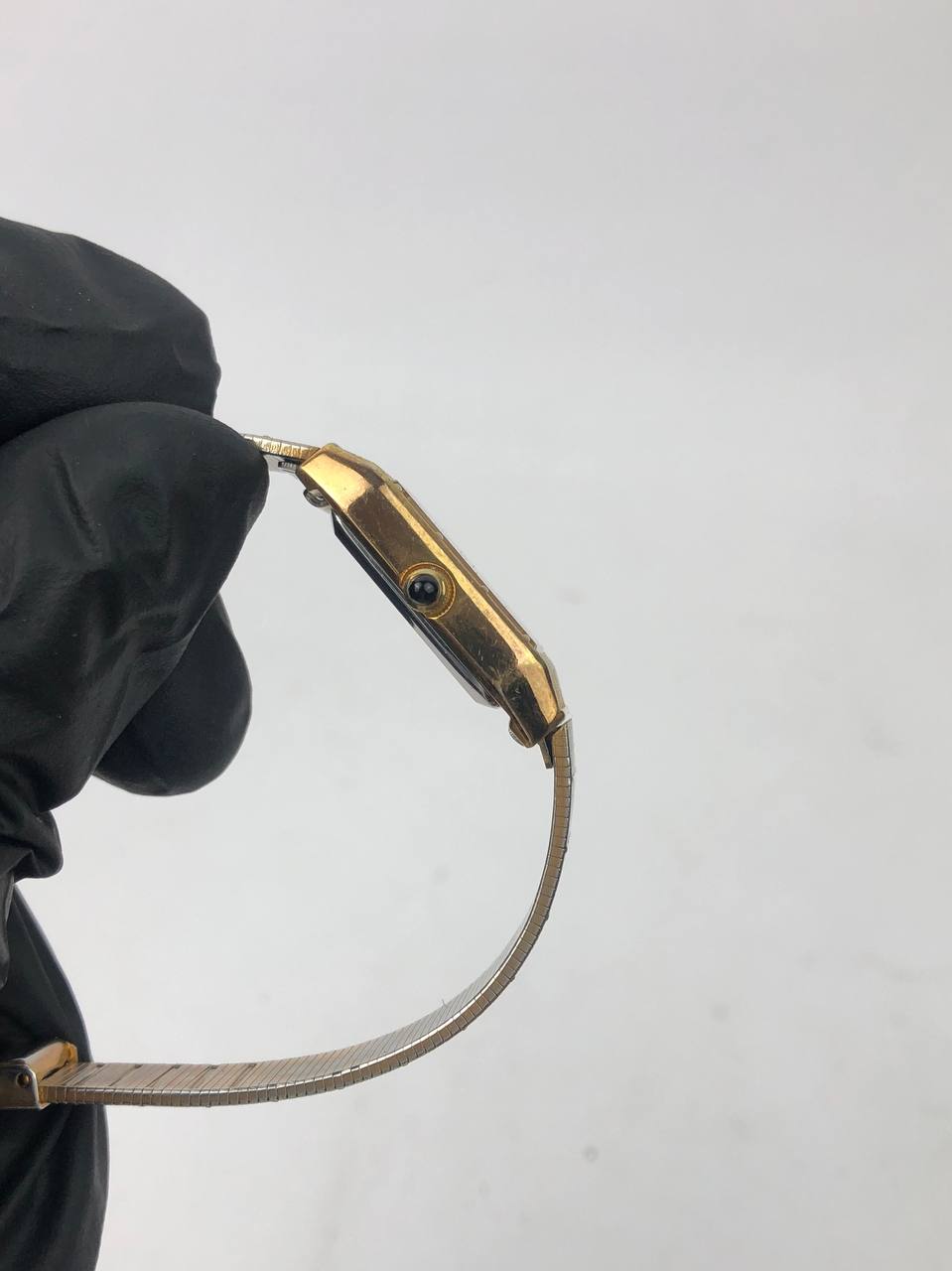 SUNLORD VINTAGE RECTANGULAR GOLD TEXTURED CASE BLACK DIAL INTEGRATED BRACELET - Gambar 5