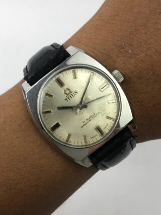 TITUS C SHAPE CASE VINTAGE MANUAL SWISSMADE