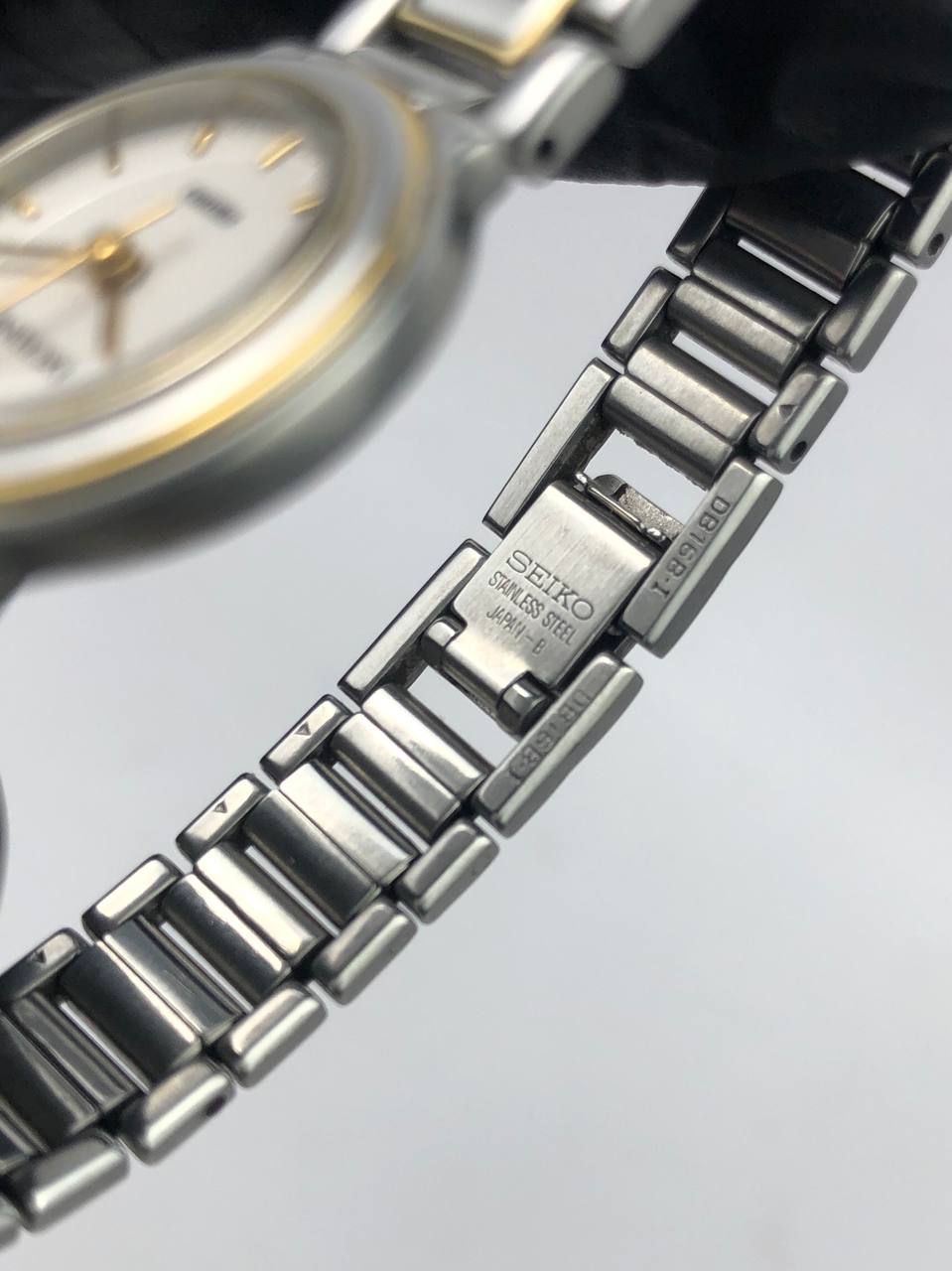 SEIKO EXCELINE LADY TWOTONE INTEGRATED BRACELET - Gambar 8