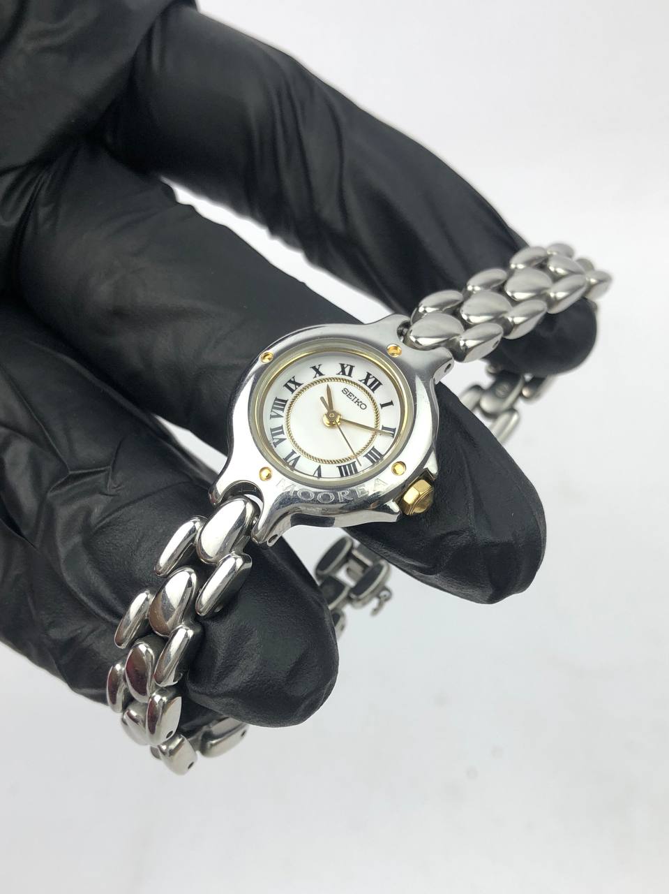 RARE SEIKO MOOREA LADIES ROMAN INTEGRATED BRACELET - Gambar 3