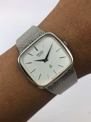 SEIKO QUARTZ VINTAGE MESH STRAP TV SHAPE CASE