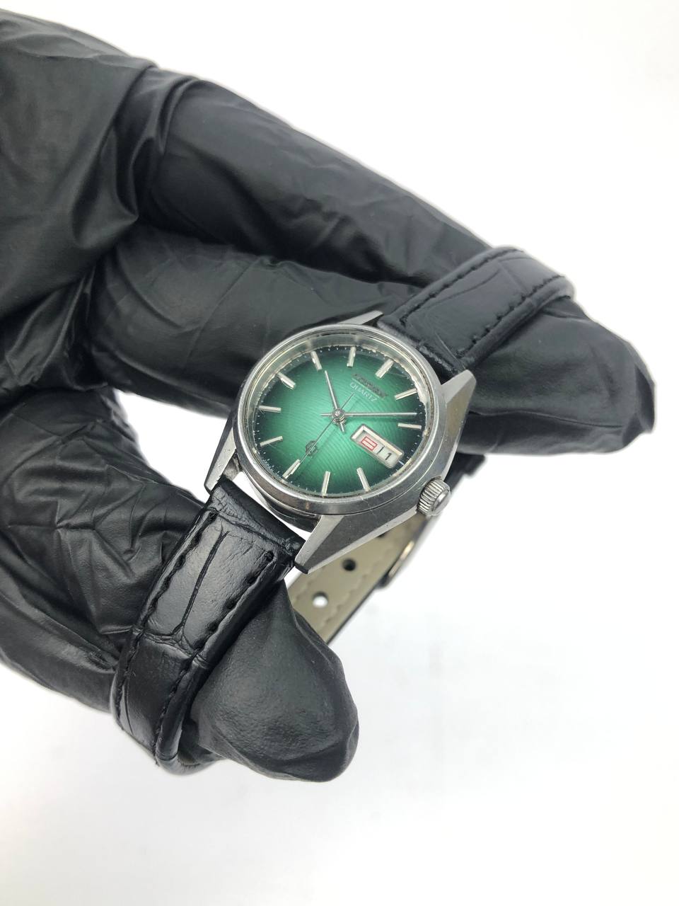 BEAUTIFUL CITIZEN CRYSTON QUARTZ GREEN SUNBURST DIAL - Gambar 3