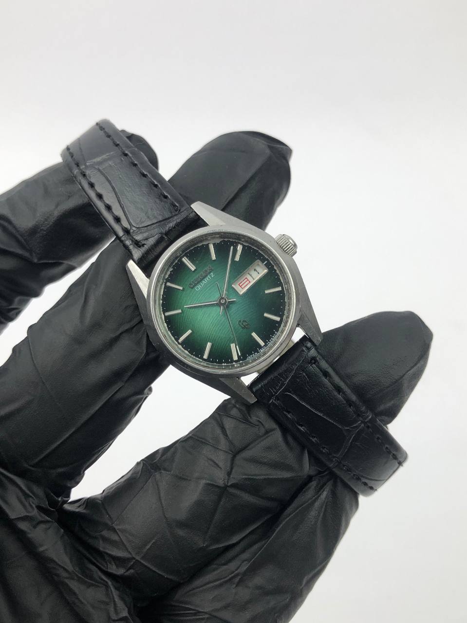 BEAUTIFUL CITIZEN CRYSTON QUARTZ GREEN SUNBURST DIAL - Gambar 4