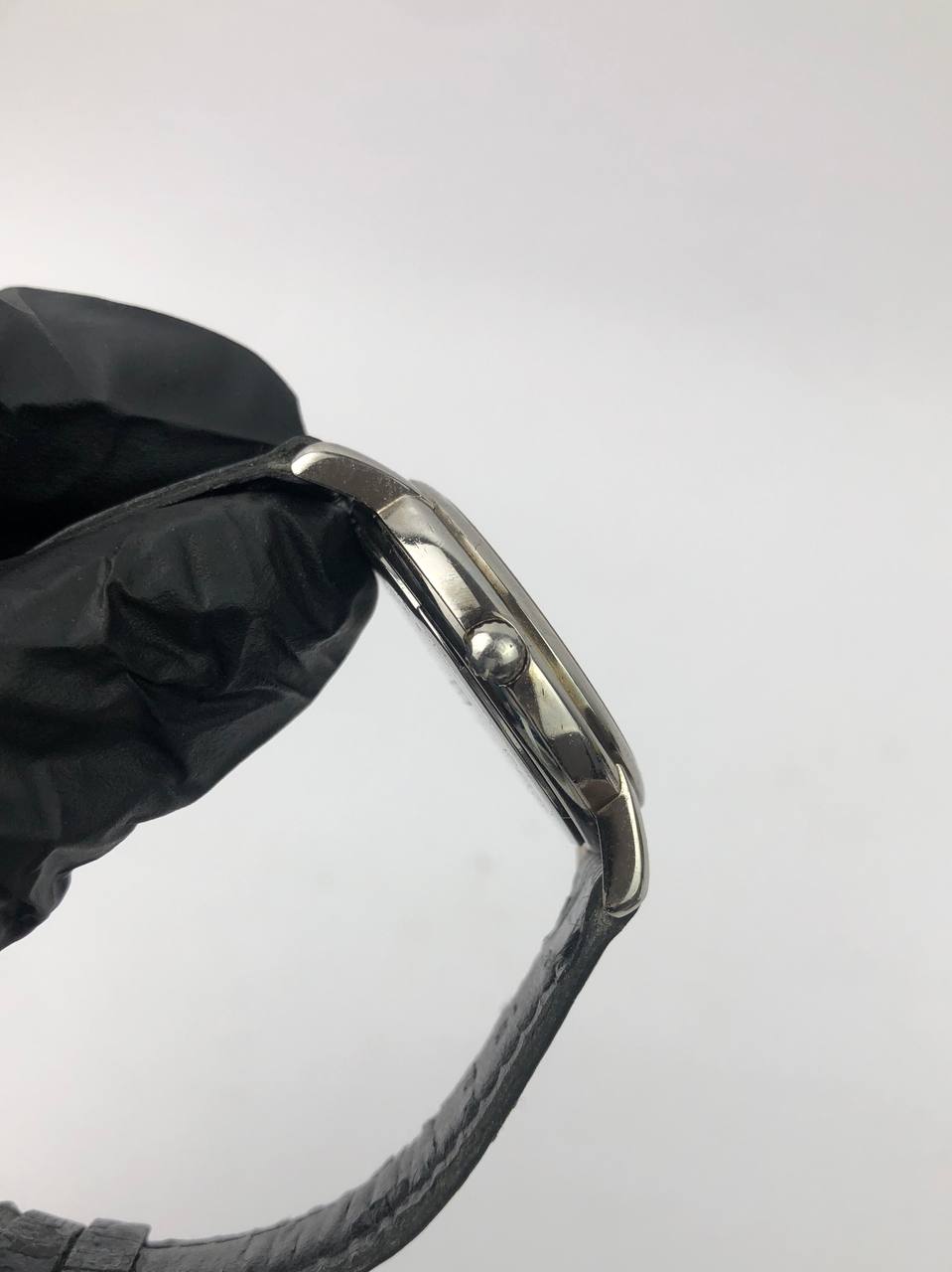 GUESS ANALOG DIAL UNIK - Gambar 6