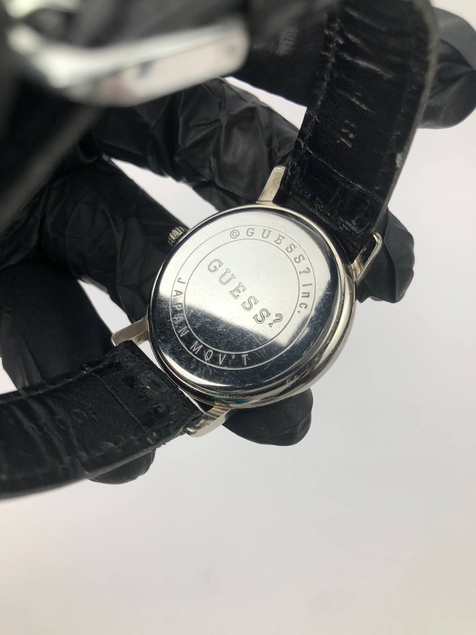 GUESS ANALOG DIAL UNIK - Gambar 7