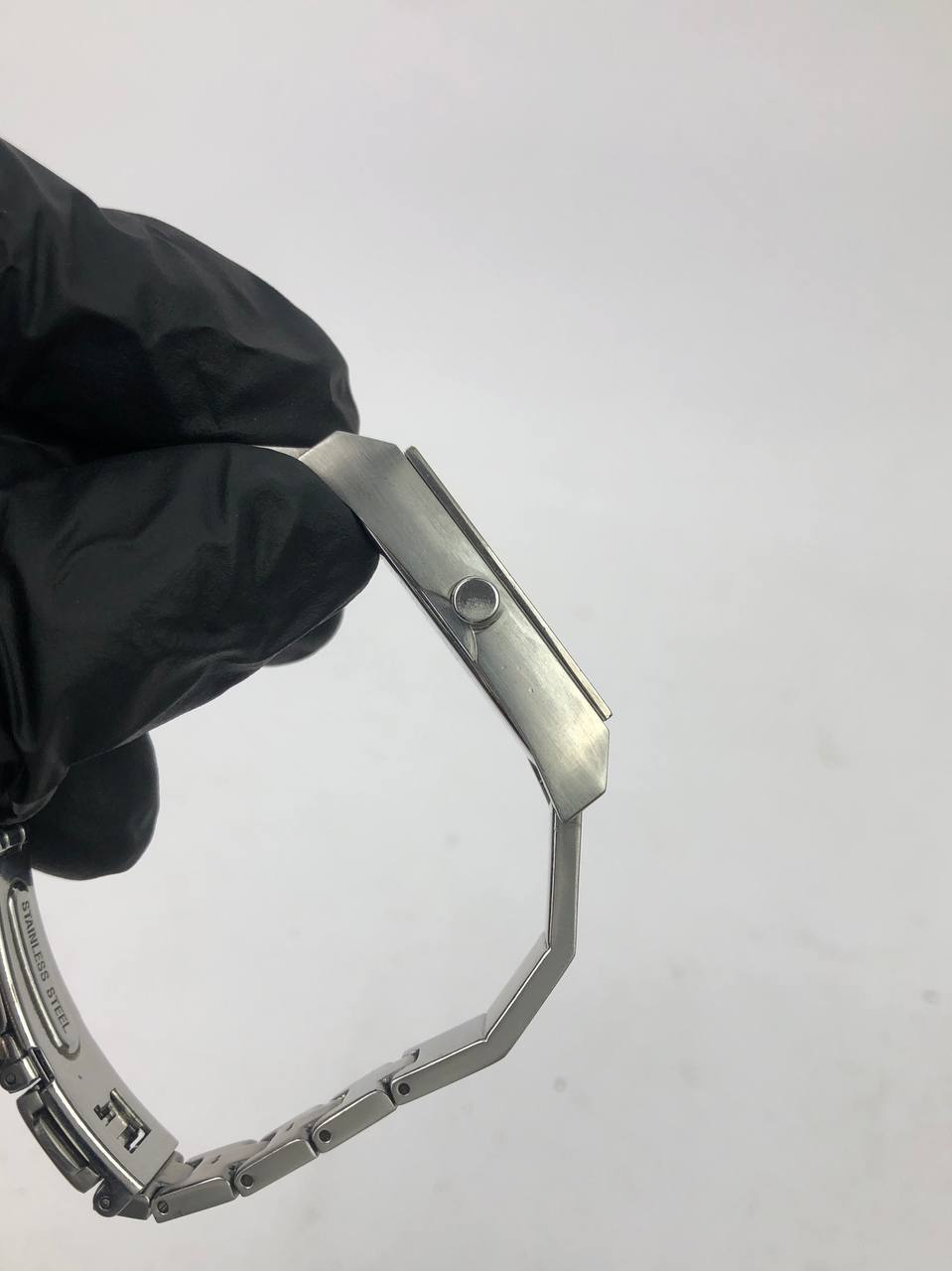 PAUL SMITH RECTANGULAR MODERN DRESS WATCH INTEGRATED BRACELET - Gambar 5