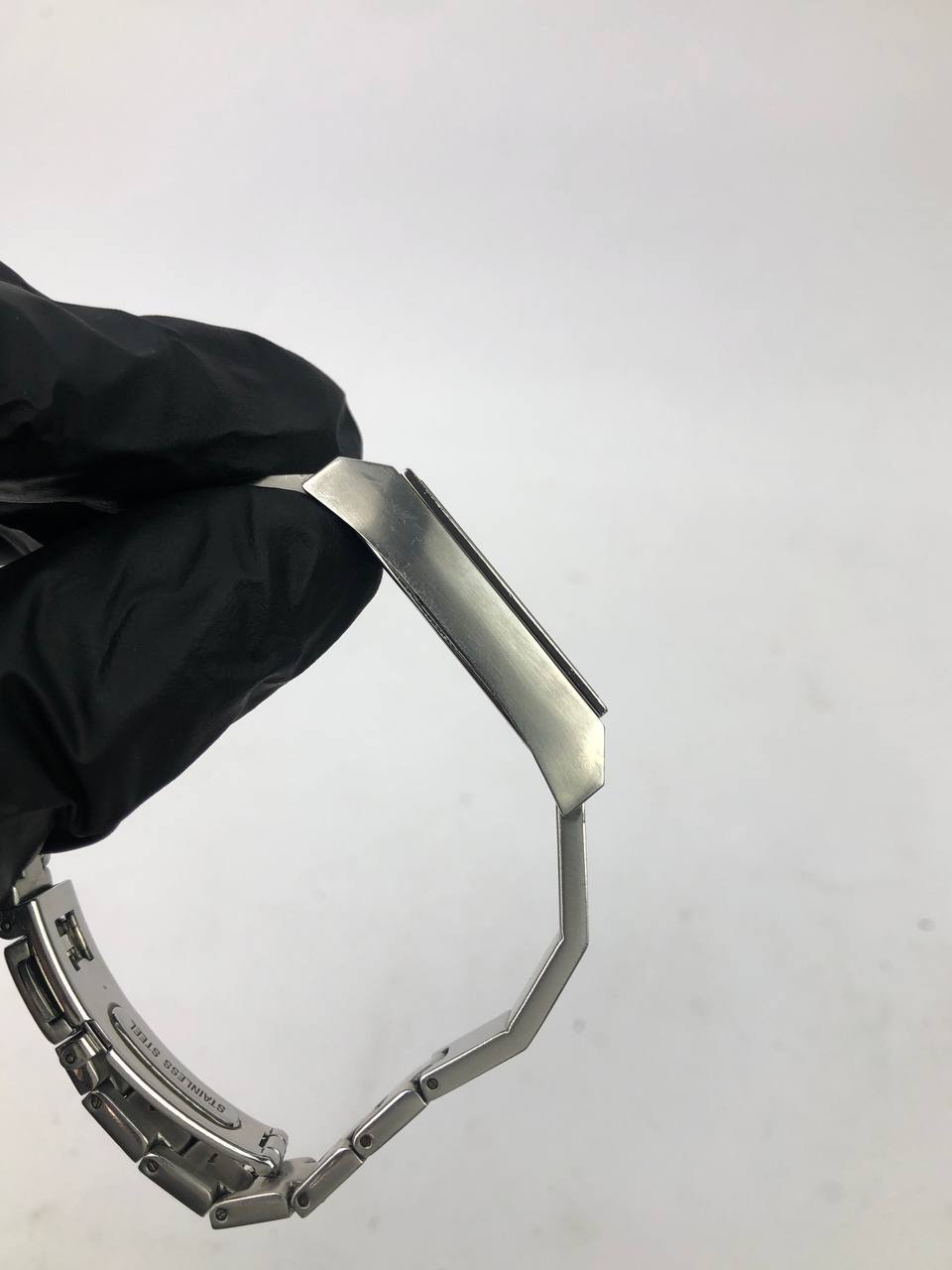 PAUL SMITH RECTANGULAR MODERN DRESS WATCH INTEGRATED BRACELET - Gambar 6