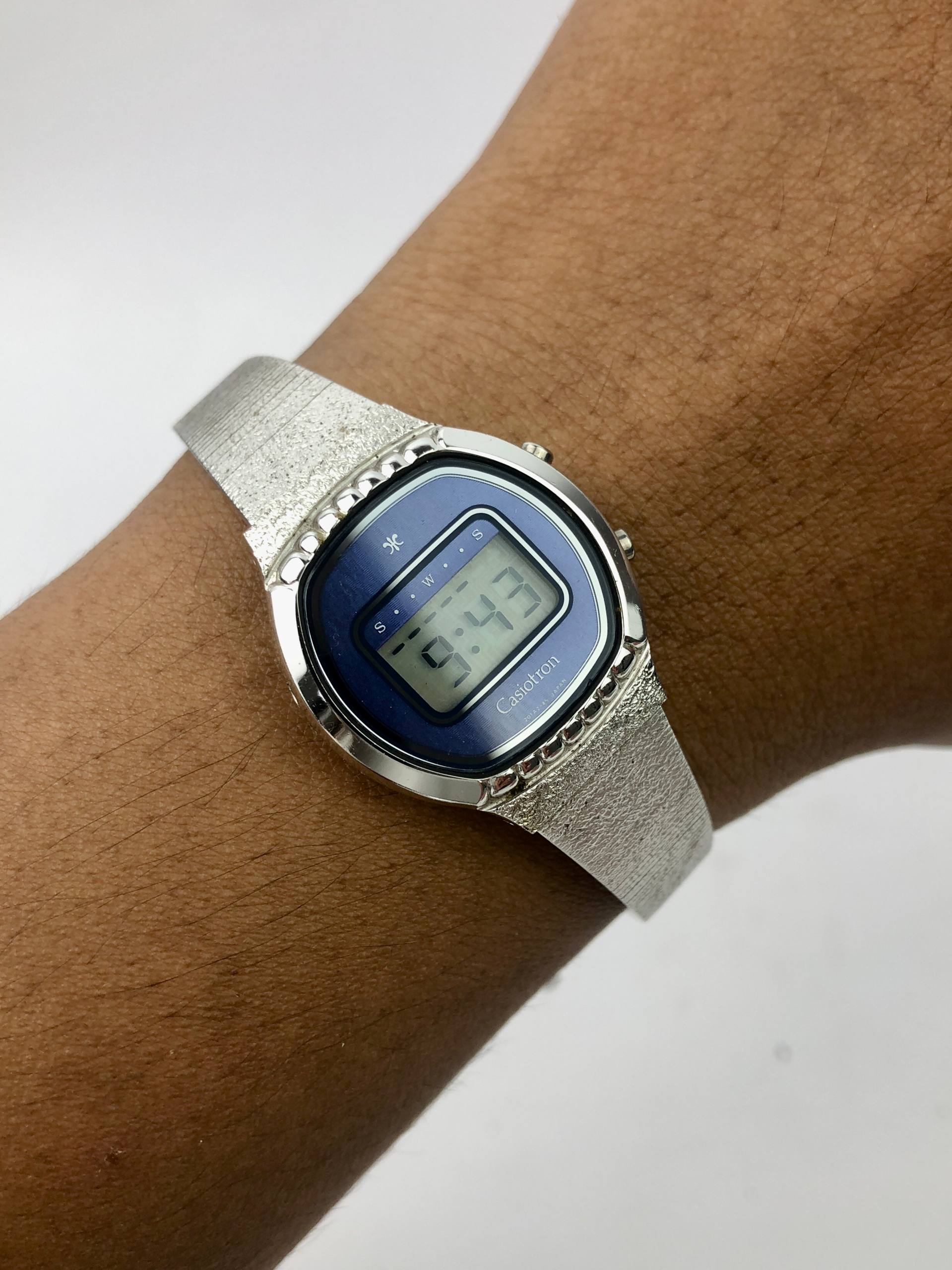 VINTAGE DAN LANGKA CASIOTRON LADIES ALL ORIGINAL