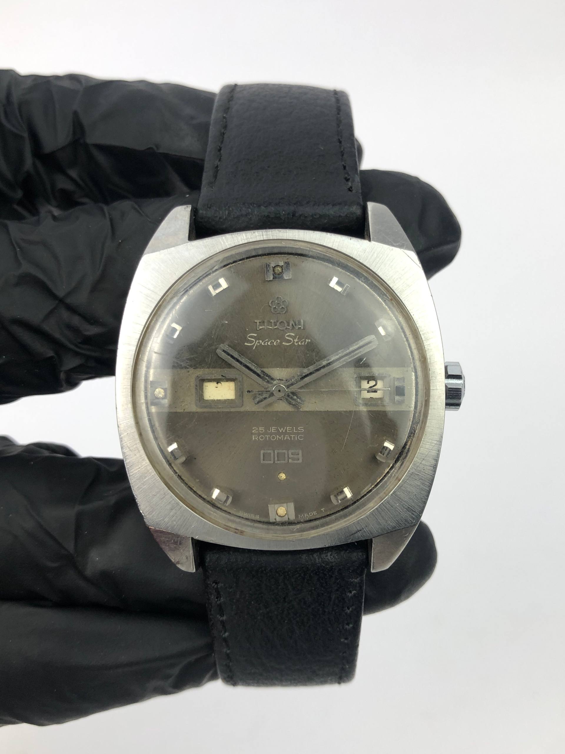 TITONI SPACESTAR DAY DATE - Gambar 2