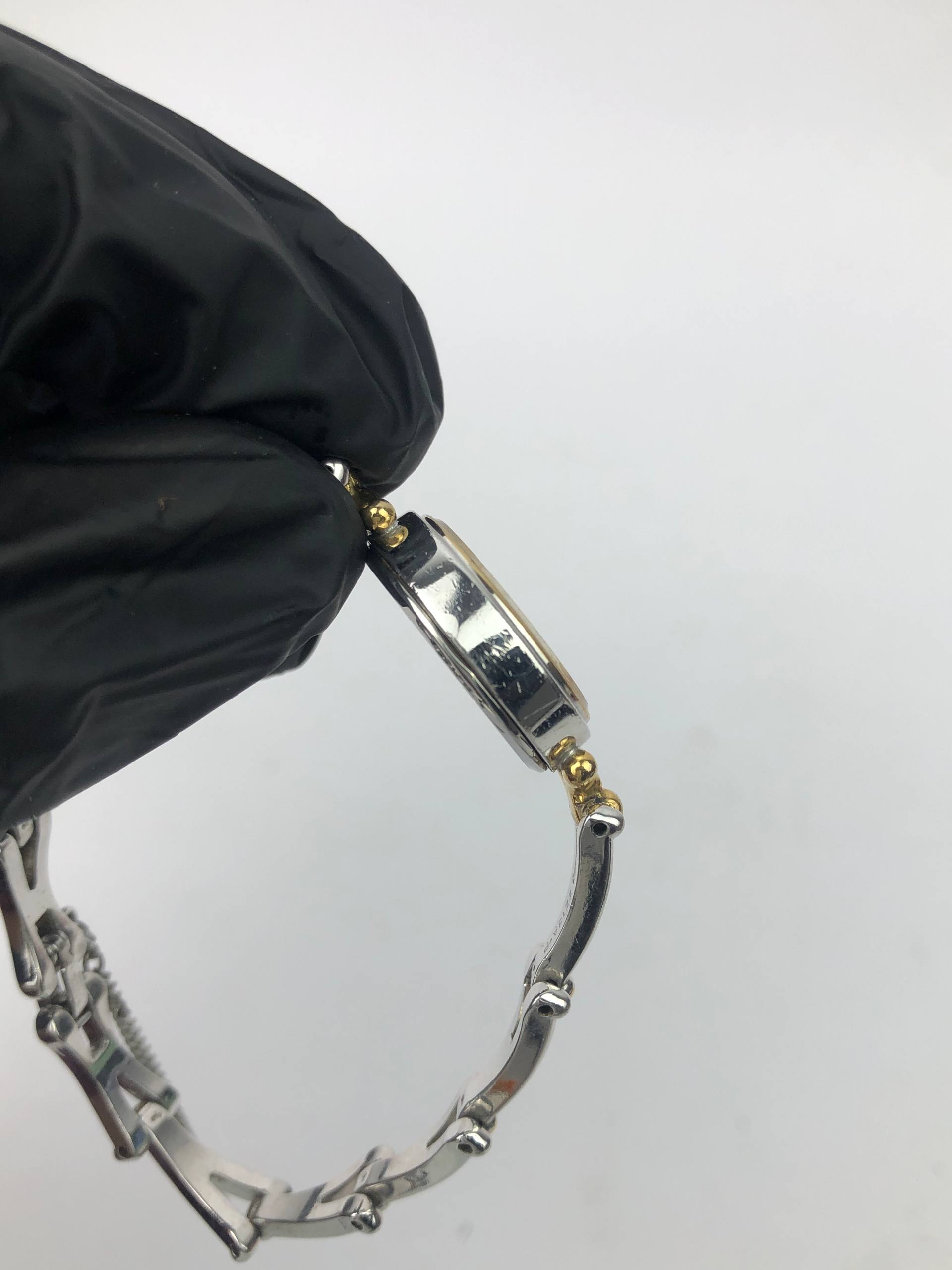 BEAUTIFUL SEIKO QUARTZ LADIES BANGLE - Gambar 6