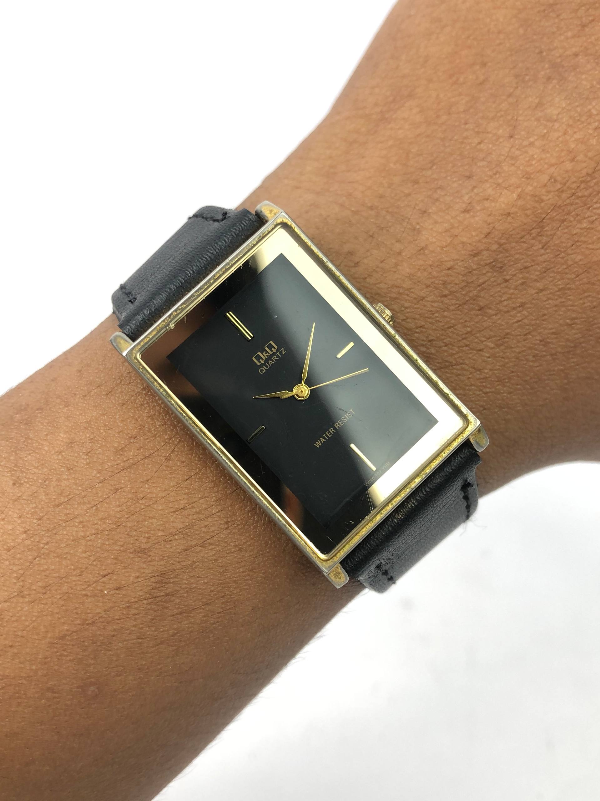 Q&Q SQUARE QUARTZ MAN SIZE