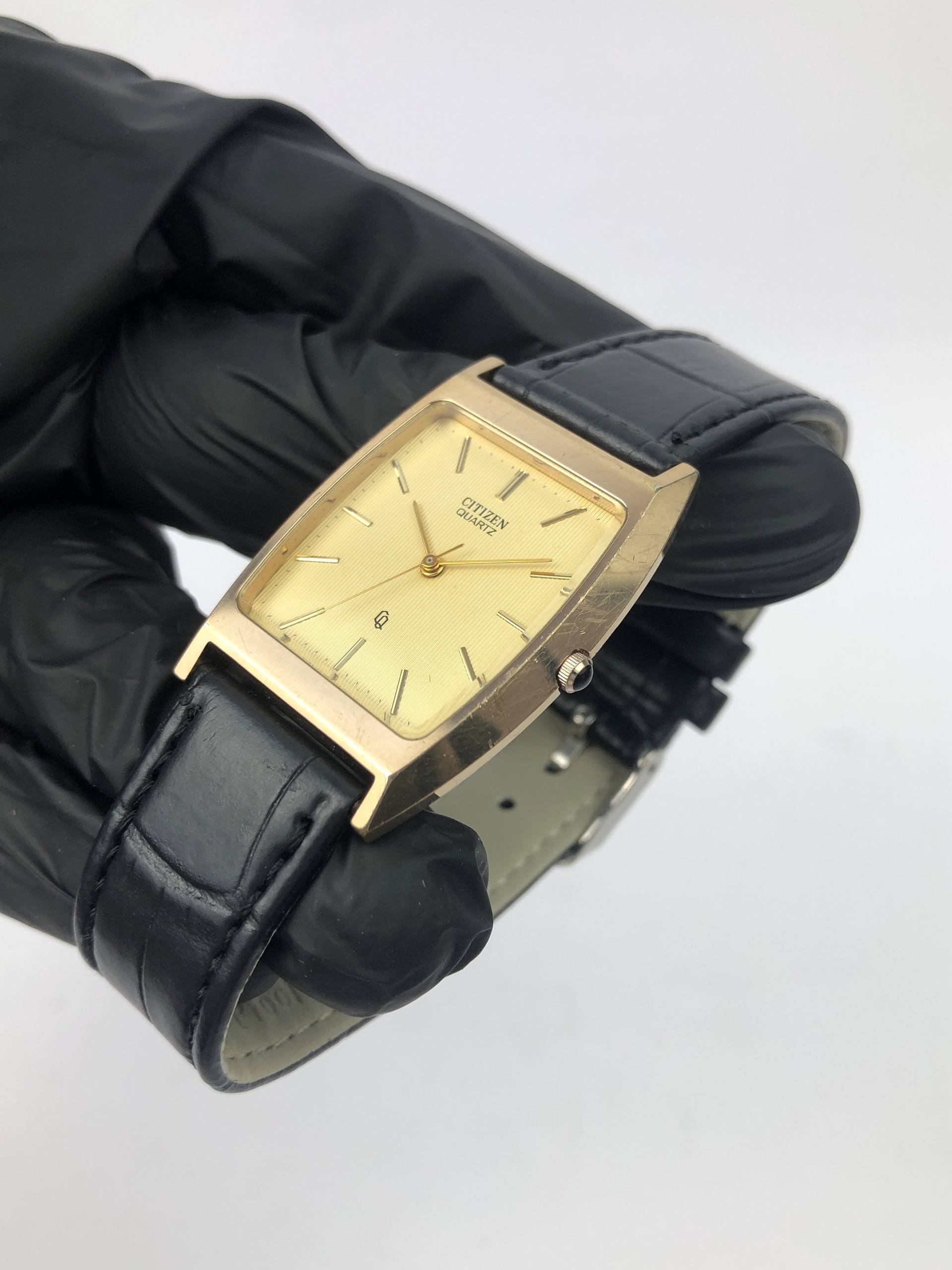 DRESSWATCH CITIZEN SQUARE TONNEAU CASE - Gambar 4