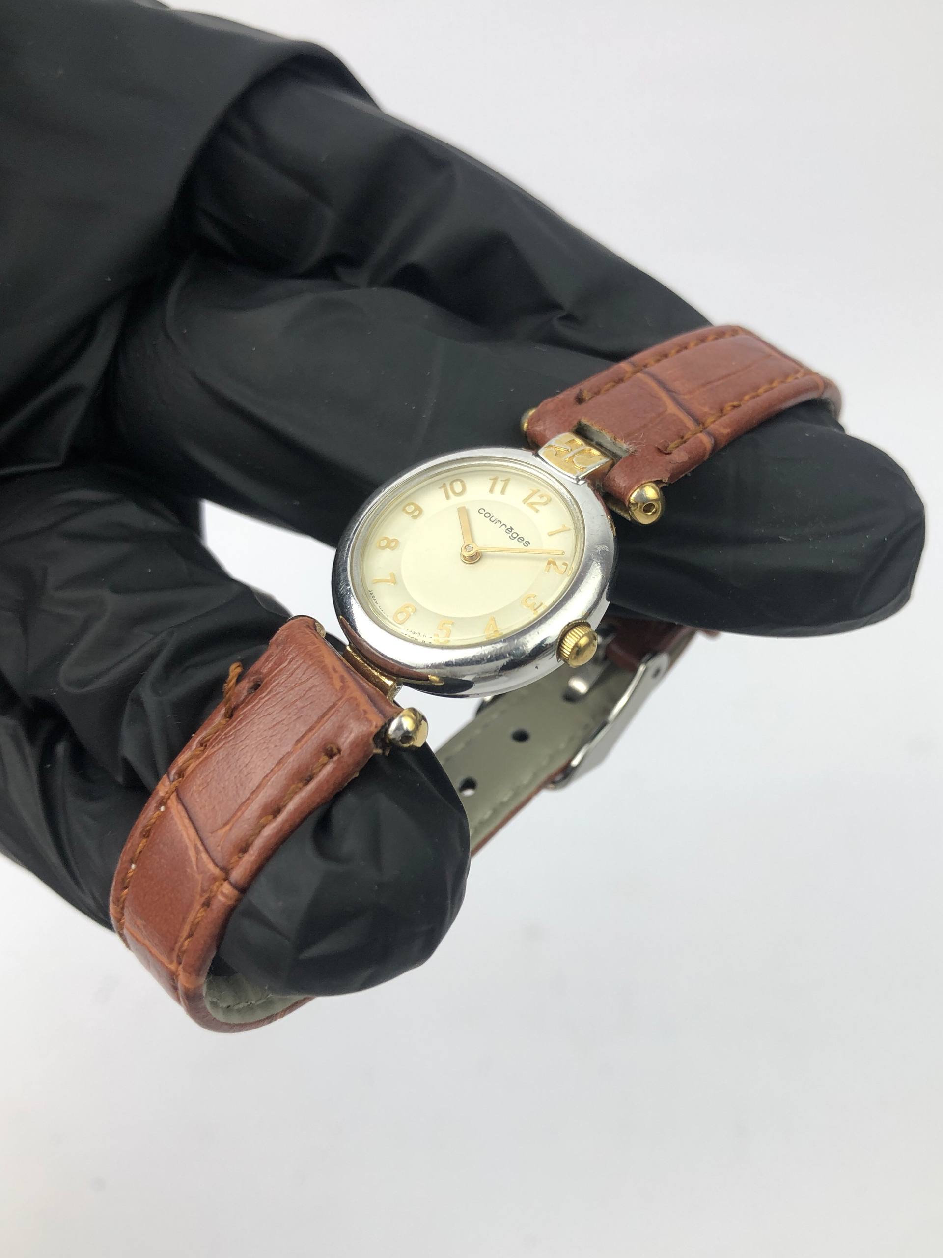 BEAUTIFUL COUREGES PARIS LADIES - Gambar 3