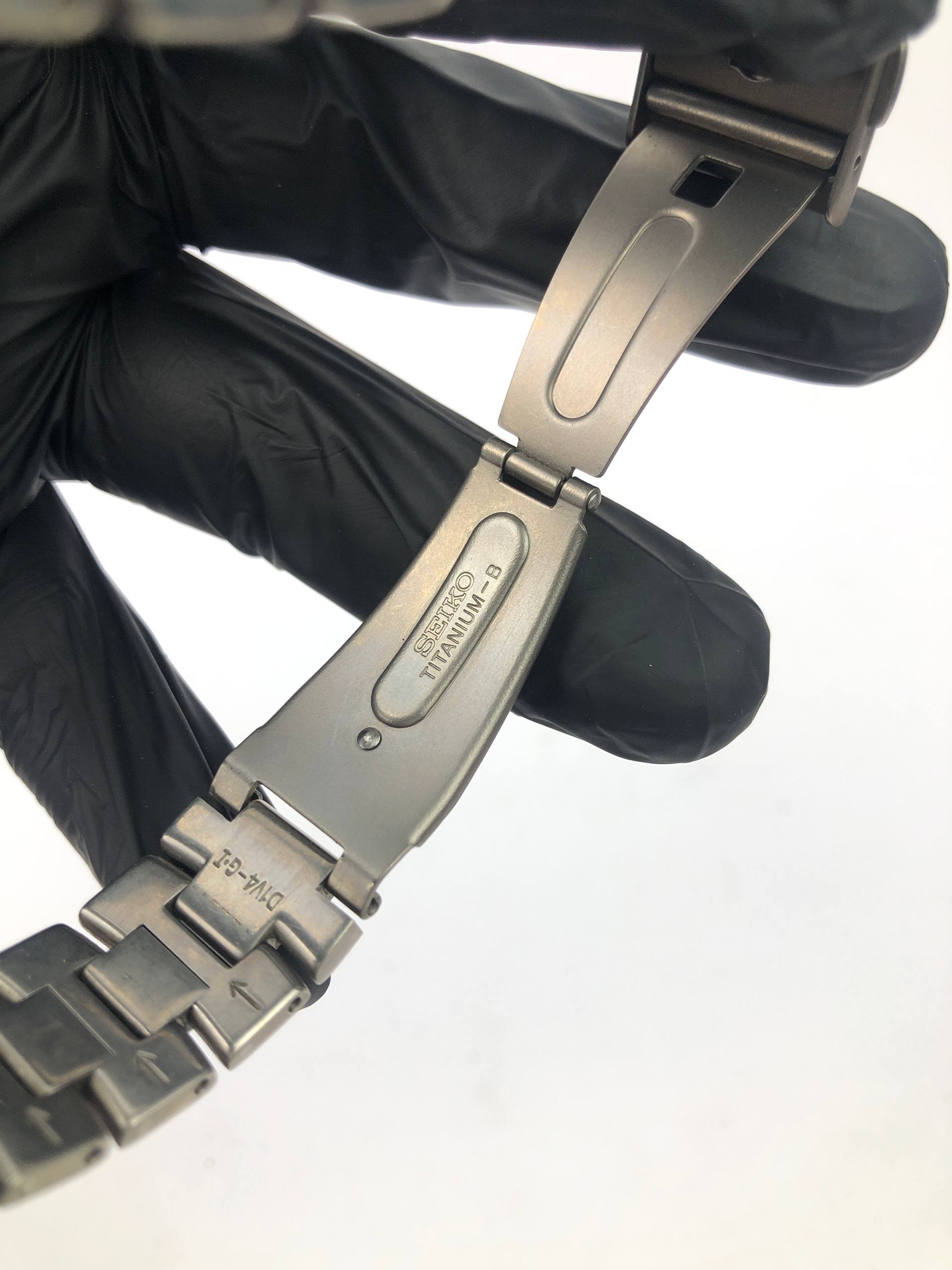 SEIKO KINETIC ALL TITANIUM DATE - Gambar 7