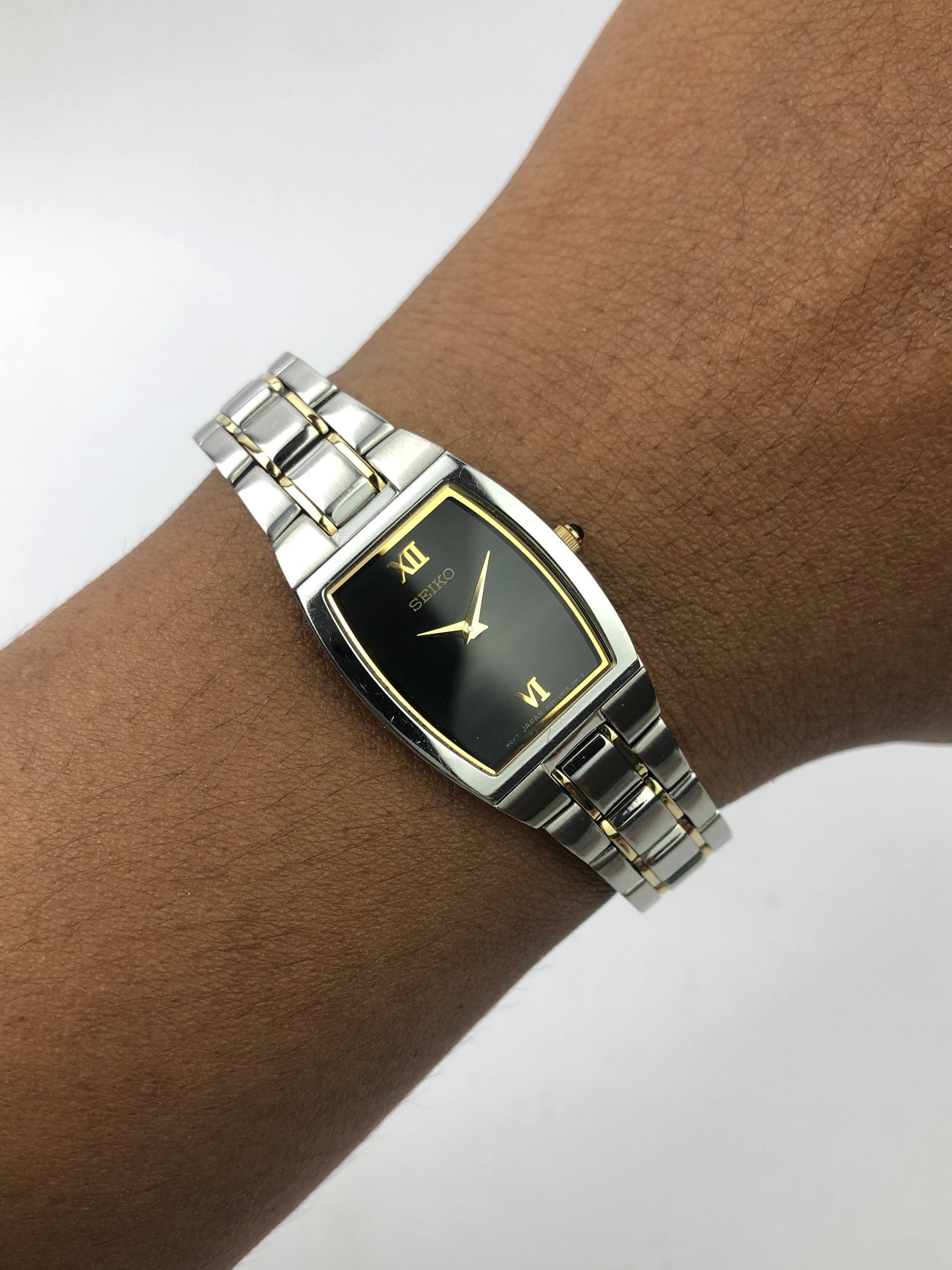 BEAUTIFUL SEIKO QUARTZ 2 HANDS LADIES ALL ORIGINAL