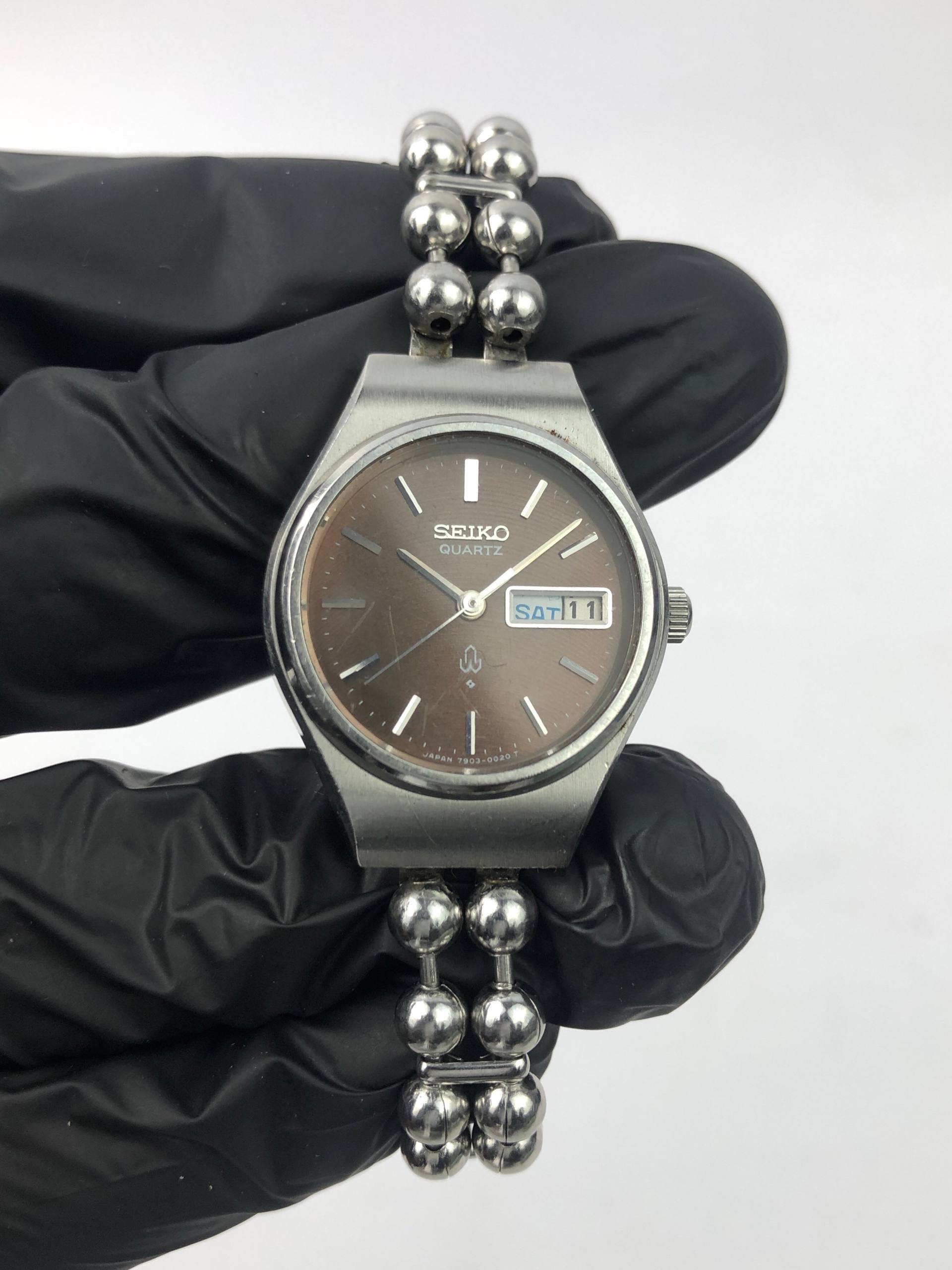 SEIKO KLASIK QUARTZ BROWN TEXTURE DIAL - Gambar 2