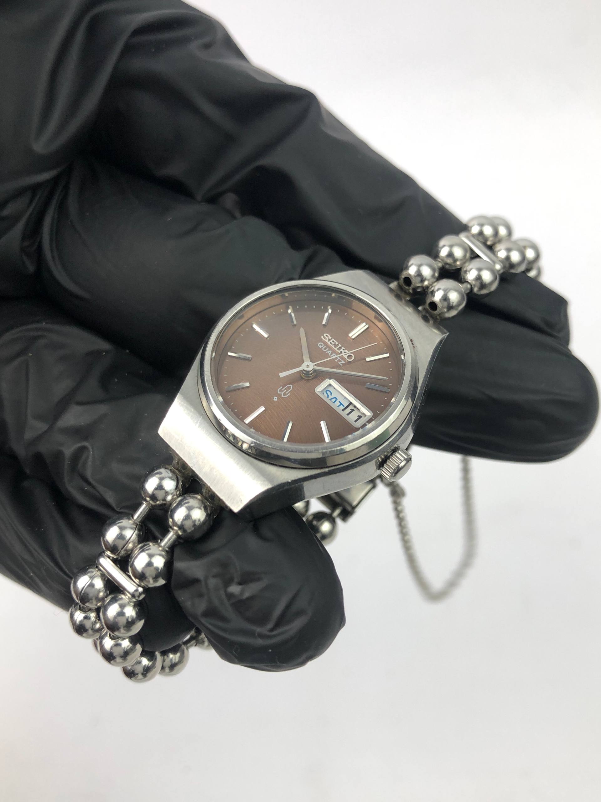 SEIKO KLASIK QUARTZ BROWN TEXTURE DIAL - Gambar 3