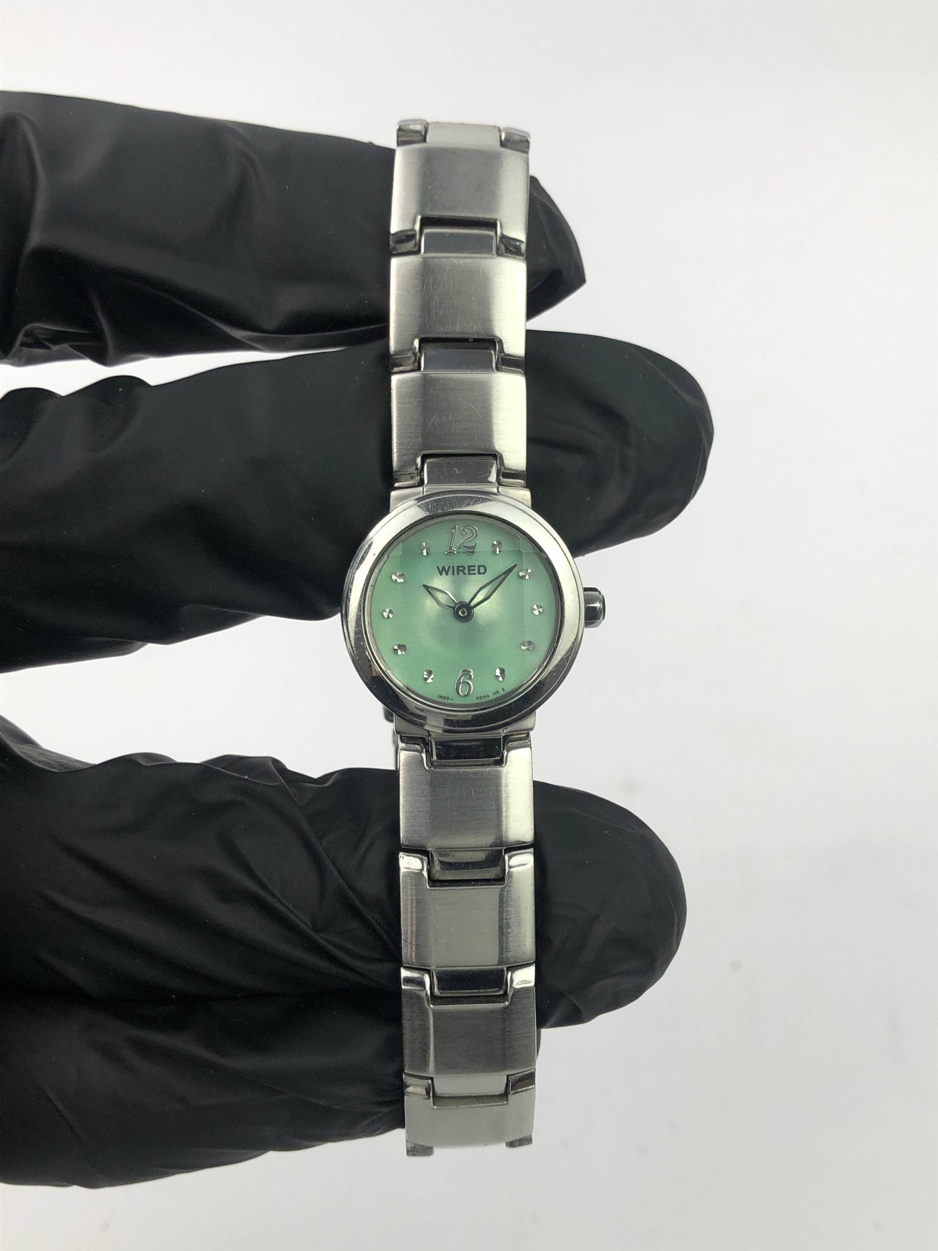 ALBA WIRED BANGLE MOP TOSCA DIAL - Gambar 2